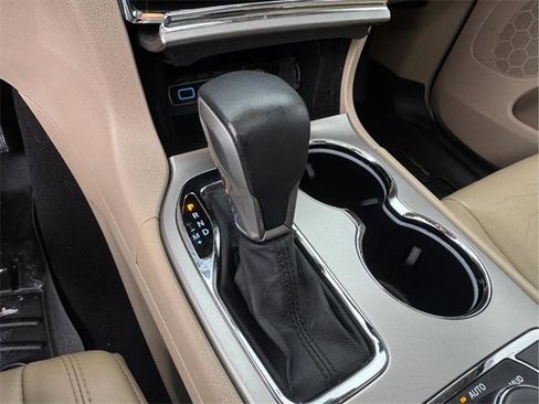 Used 2019 Jeep Grand Cherokee Limited image 27