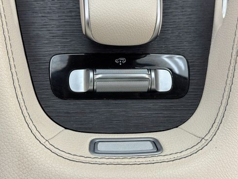 Used 2020 Mercedes-Benz GLS 450 4MATIC w/ Convenience Package image 37