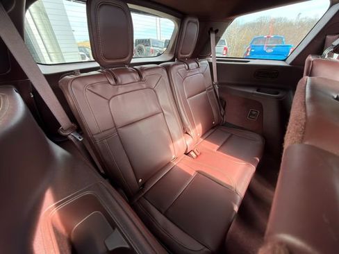 Used 2023 Lincoln Aviator Black Label w/ Class IV Trailer Tow Package image 12