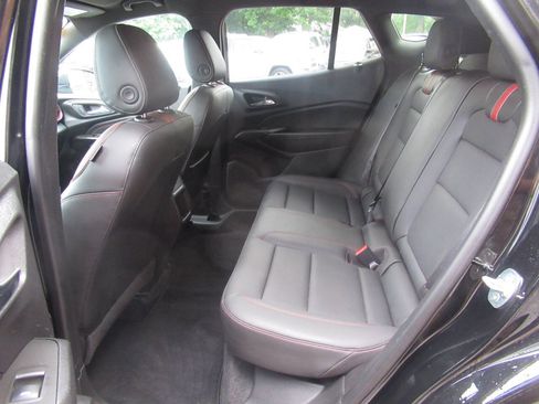 Used 2024 Chevrolet Trax RS FWD image 17