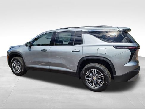 New 2025 Chevrolet Traverse LT image 4