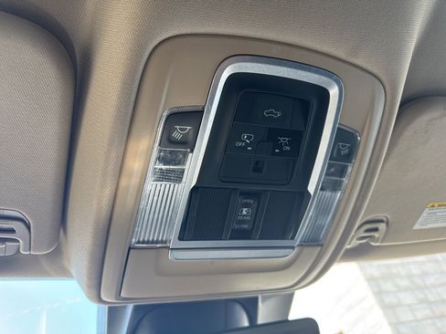 Used 2021 RAM 1500 Laramie image 15