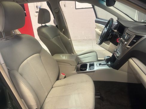 Used 2012 Subaru Outback 2.5i Premium AWD/4WD image 21