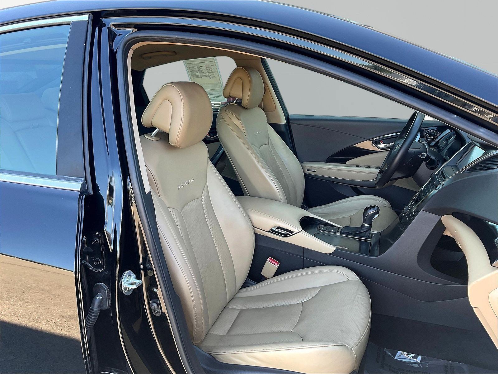 Used 2014 Hyundai Azera Limited w/ Option Group 02 FWD image 29
