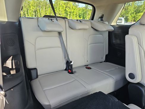 Used 2023 Nissan Pathfinder SL w/ SL Premium Package AWD/4WD image 16