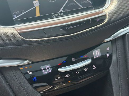 Used 2017 Cadillac XT5 Luxury w/ Driver Awareness Package FWD image 21