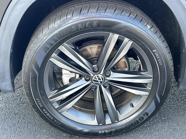 Used 2022 Volkswagen Atlas Cross Sport SEL R-Line AWD/4WD image 8