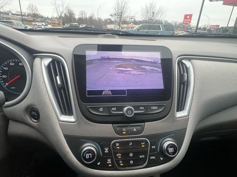 Used 2022 Chevrolet Malibu LT FWD image 10
