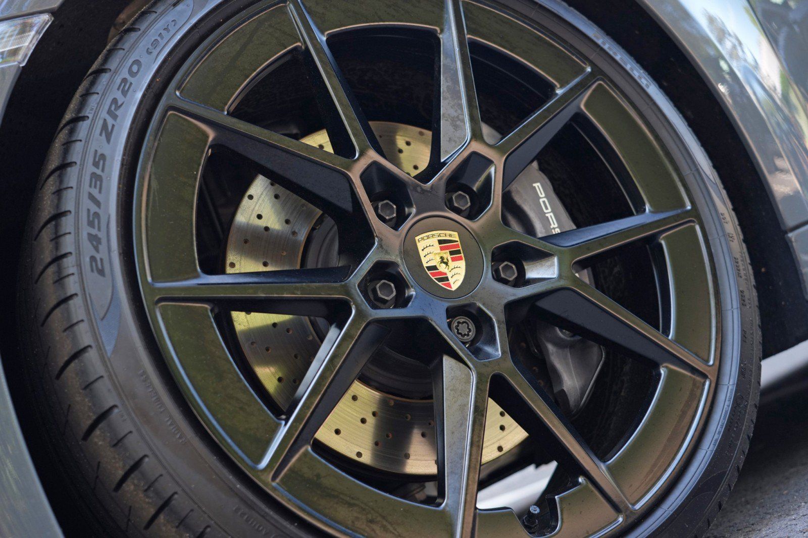 Used 2025 Porsche 911 Carrera w/ Premium Package RWD image 61