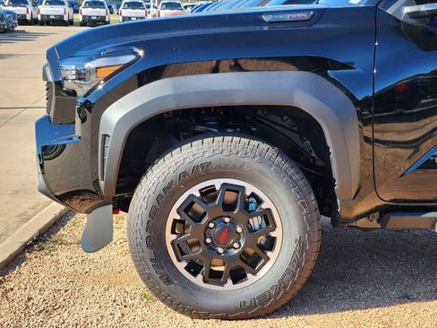 New 2025 Toyota Tacoma TRD Off-Road image 6
