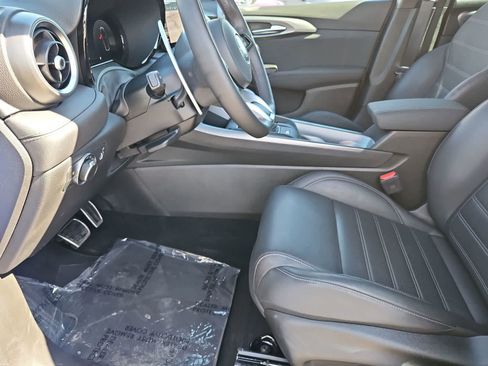 Used 2024 Alfa Romeo Tonale Veloce image 17