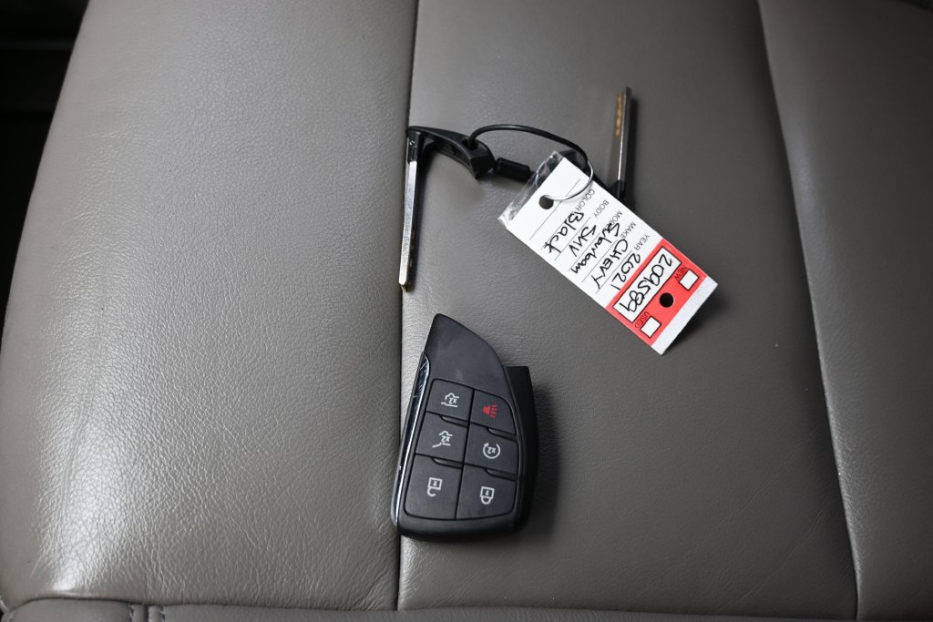 Used 2021 Chevrolet Suburban LT RWD image 27