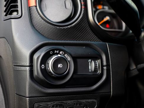 Used 2024 Jeep Wrangler Unlimited Rubicon AWD/4WD image 19