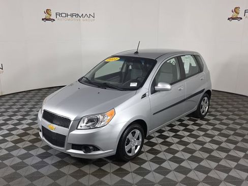 Used 2011 Chevrolet Aveo5 LT w/ LPO, Bodyside Molding Package image 41