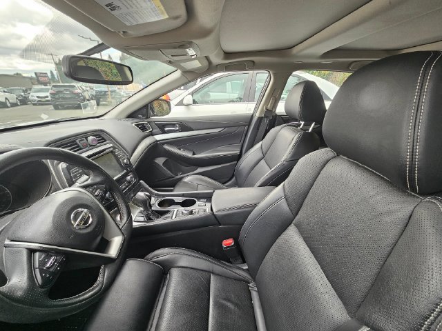 Used 2017 Nissan Maxima 3.5 SL w/ Interior Lighting Package FWD image 5