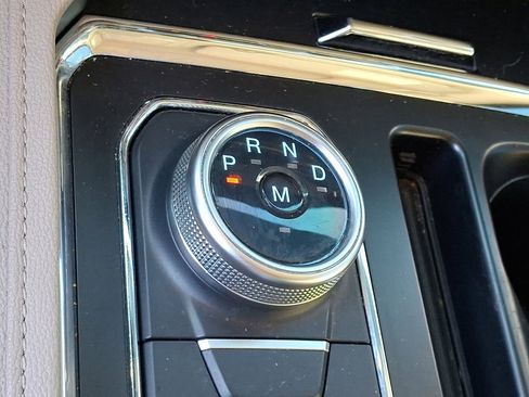 Used 2022 Ford Expedition XLT image 27