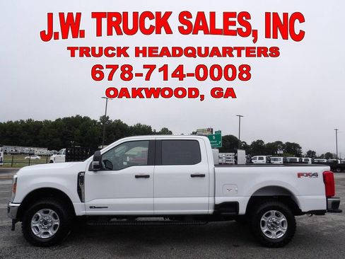 Used 2025 Ford F250 XLT w/ FX4 Off-Road Package AWD/4WD image 2