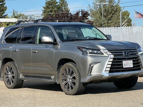 Used 2021 Lexus LX 570 4WD w/ Luxury Package image 7