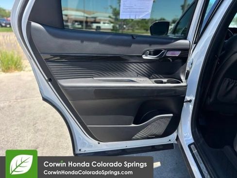 Used 2024 Hyundai Palisade Calligraphy AWD/4WD image 23