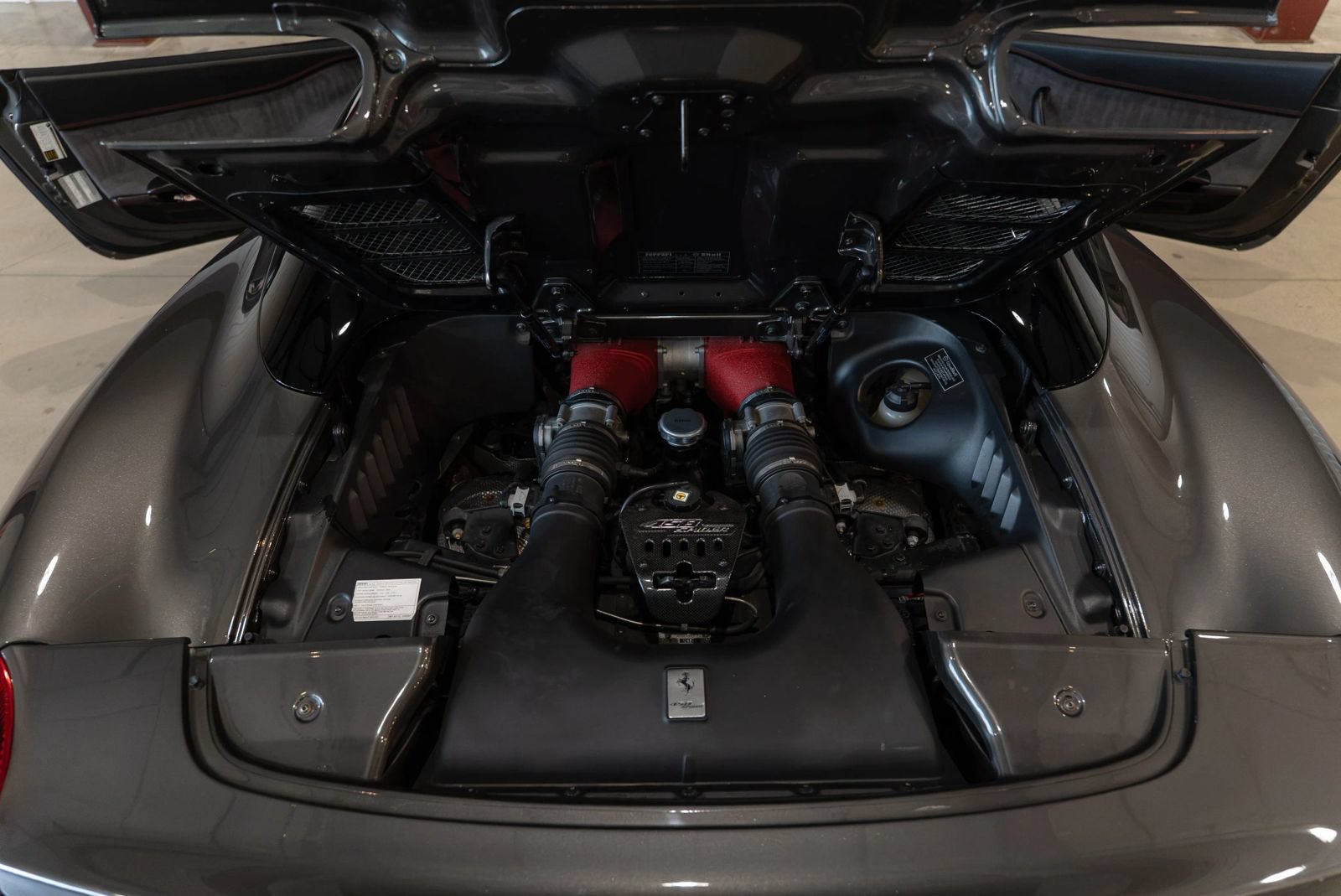Used 2013 Ferrari 458 Spider RWD image 39