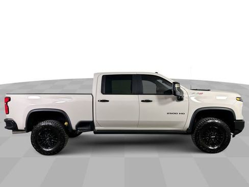 New 2026 Chevrolet Silverado 2500 ZR2 AWD/4WD image 9