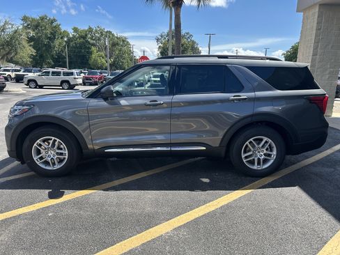 New 2025 Ford Explorer Active w/ Active Comfort Package image 5