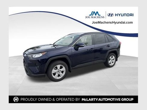 Used 2019 Toyota RAV4 XLE w/ Convenience Package AWD/4WD image 1