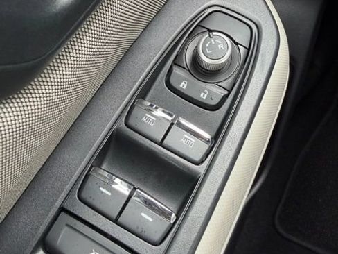 Used 2025 Subaru Forester Premium AWD/4WD image 18