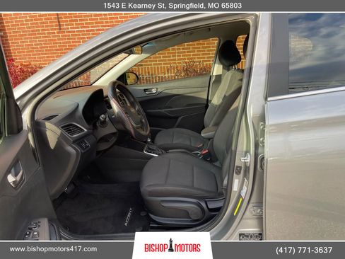 Used 2022 Hyundai Accent SEL image 14