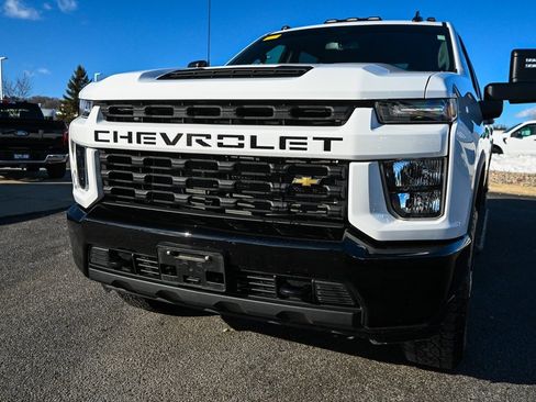 Used 2022 Chevrolet Silverado 2500 Custom w/ Custom Value Package image 11