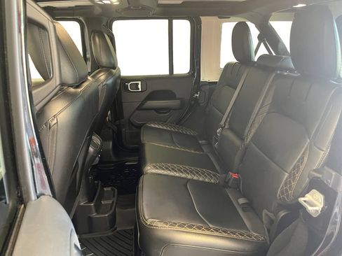 Used 2022 Jeep Wrangler Unlimited Sahara AWD/4WD image 27