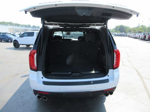 Certified 2023 GMC Yukon Denali w/ Denali Reserve Package AWD/4WD image 8
