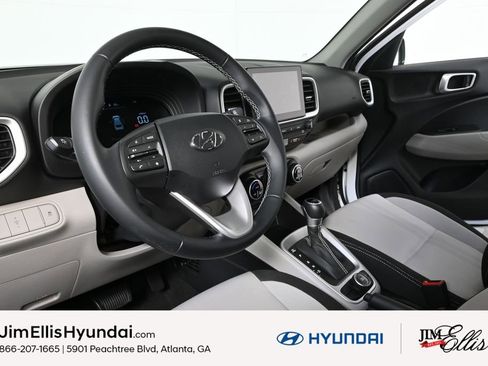 Certified 2023 Hyundai Venue SEL w/ Cargo Package image 4