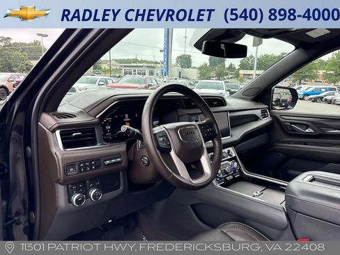 Used 2023 GMC Yukon Denali AWD/4WD image 4