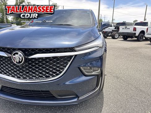 Used 2023 Buick Enclave Avenir w/ Avenir Technology Package FWD image 11