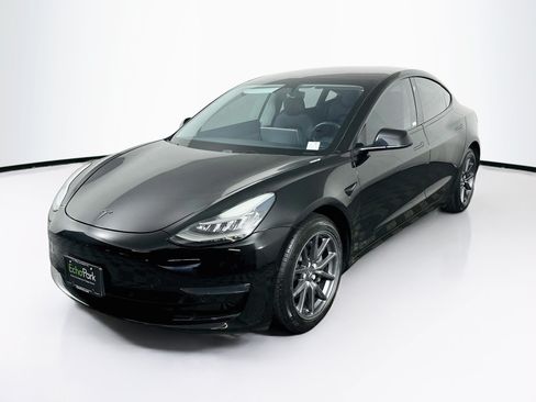 Used 2018 Tesla Model 3 Long Range RWD image 3