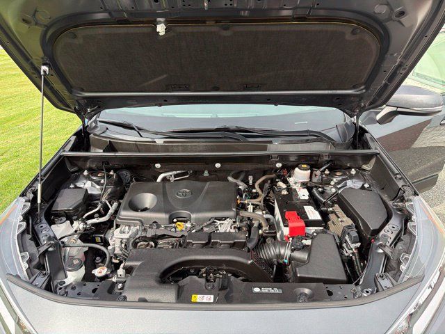 Used 2020 Toyota RAV4 XLE w/ Convenience Package AWD/4WD image 25