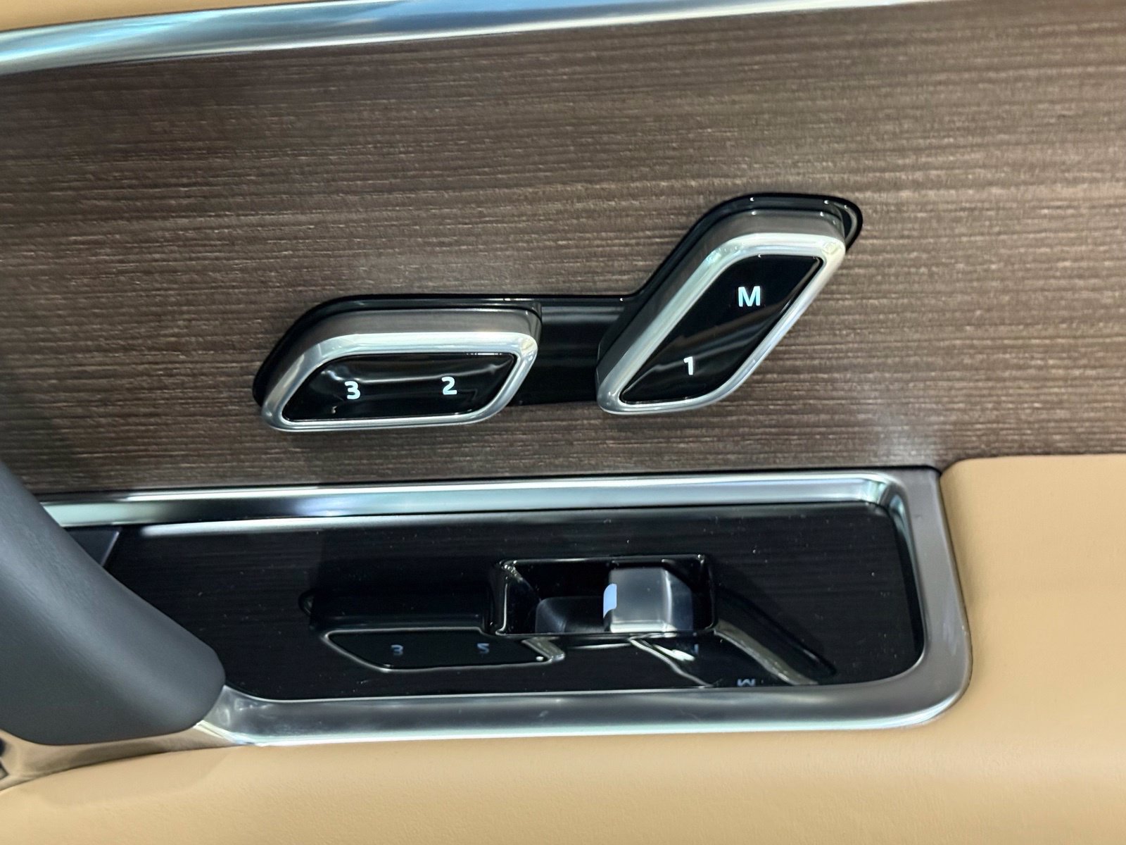 New 2026 Land Rover Range Rover SE AWD/4WD image 23