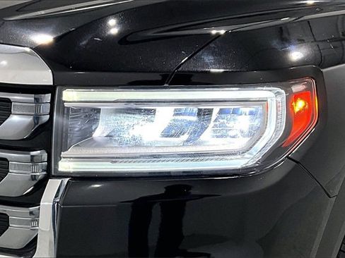 Used 2023 GMC Acadia SLE w/ LPO, Black Accent Package image 34