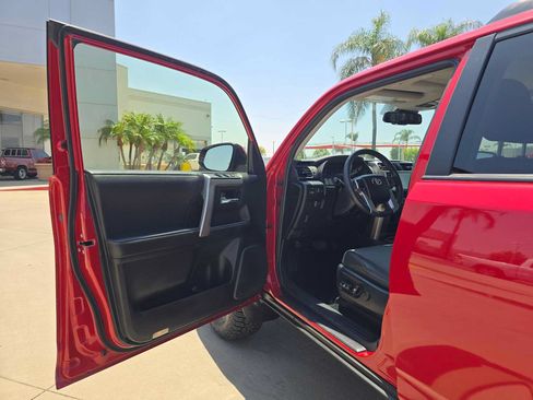 Certified 2022 Toyota 4Runner SR5 Premium w/ Moonroof Package AWD/4WD image 20
