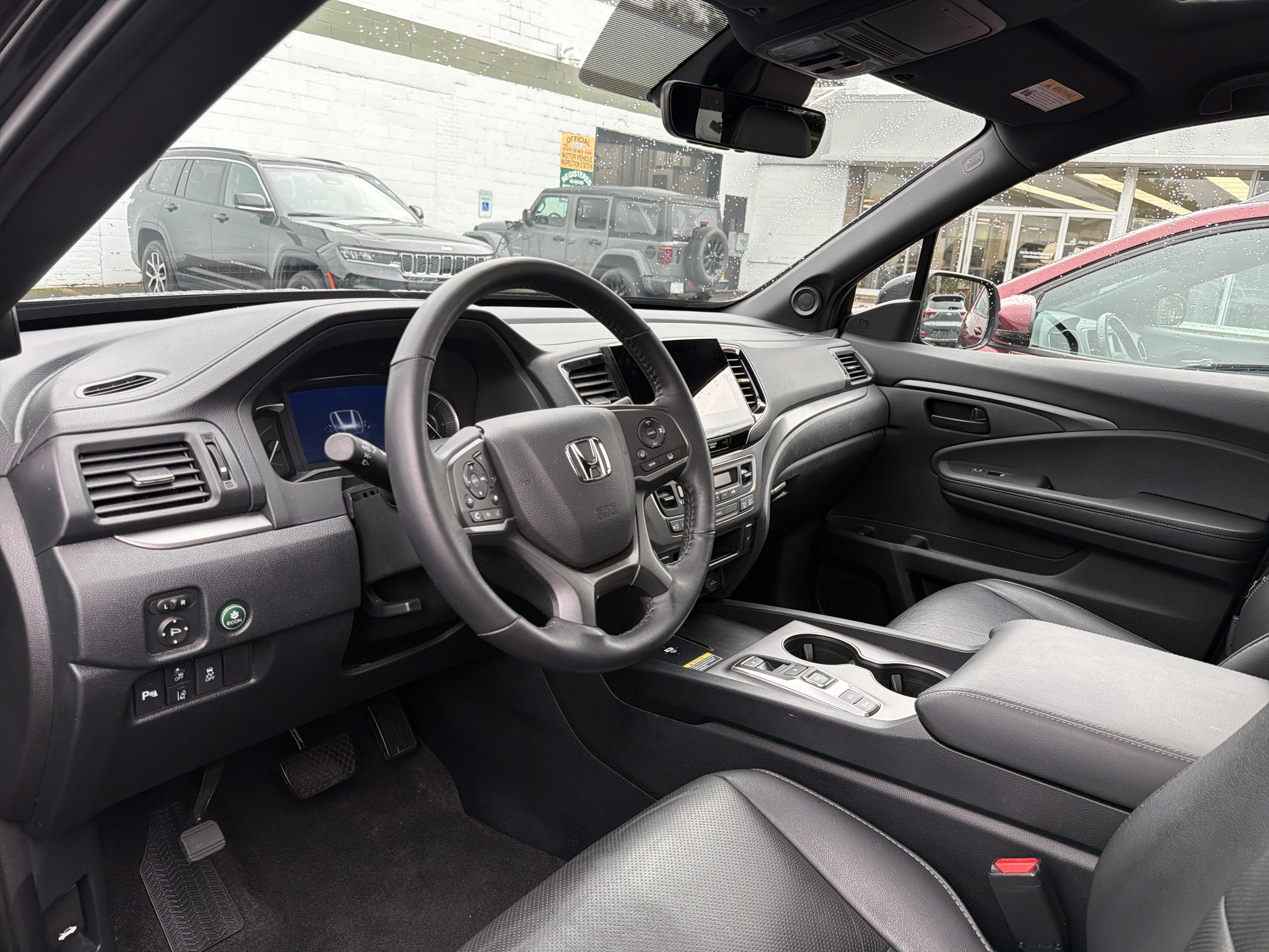 Used 2025 Honda Passport EX-L image 9