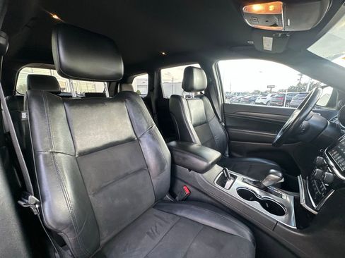 Used 2022 Jeep Grand Cherokee Laredo X image 30