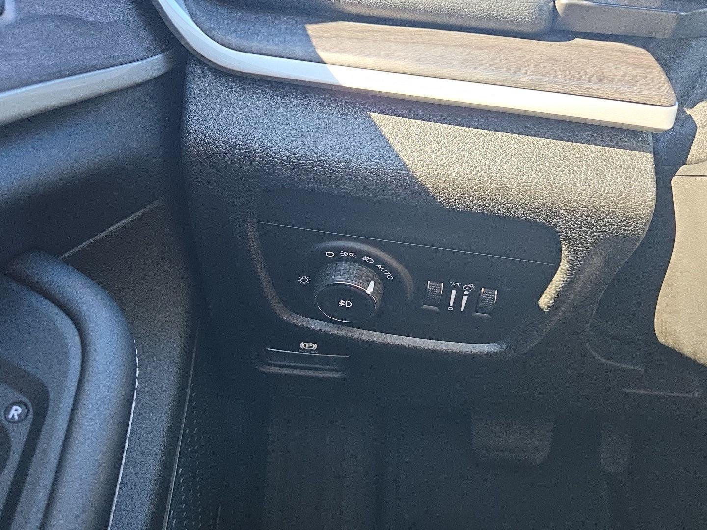 Used 2021 Jeep Grand Cherokee L Limited AWD/4WD image 22