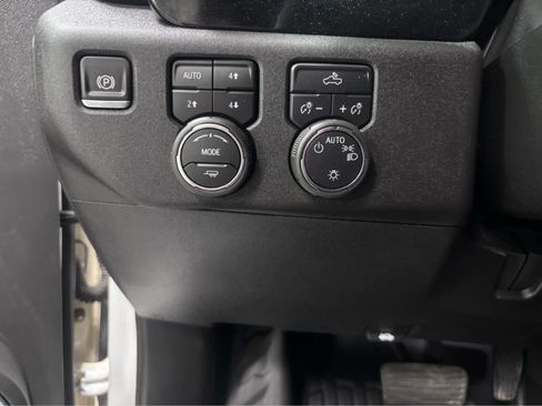 Used 2025 Chevrolet Silverado 1500 LT w/ Z71 Off-Road Package AWD/4WD image 19