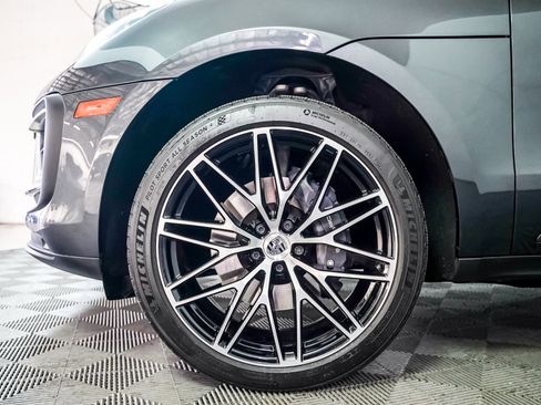 Used 2024 Porsche Macan image 14