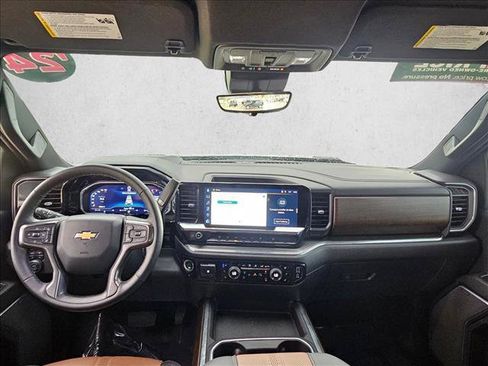 Used 2024 Chevrolet Silverado 2500 High Country w/ Technology Package AWD/4WD image 15