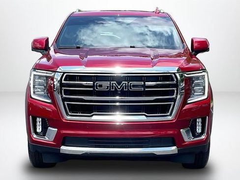 Used 2022 GMC Yukon SLT w/ SLT Premium Package AWD/4WD image 3