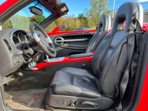 Used 2004 Chevrolet SSR w/ Preferred Equipment Group image 4