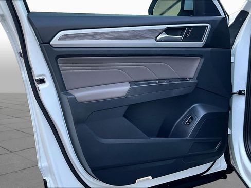Certified 2023 Volkswagen Atlas Cross Sport SE w/ Panoramic Sunroof Package FWD image 22