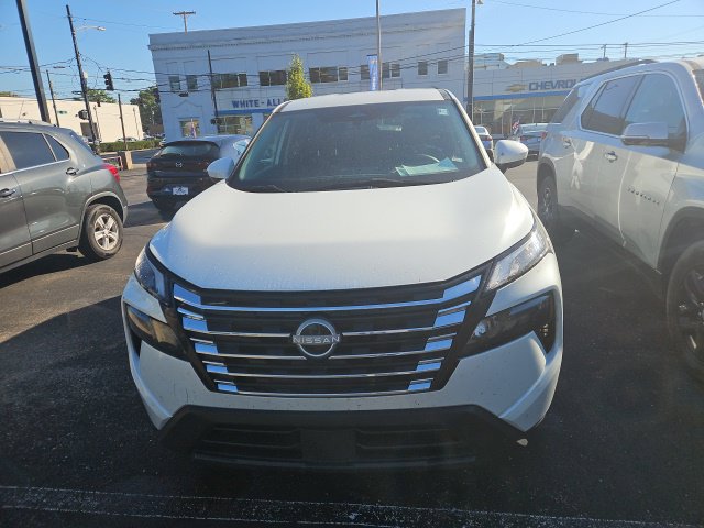 Used 2024 Nissan Rogue SV FWD image 8
